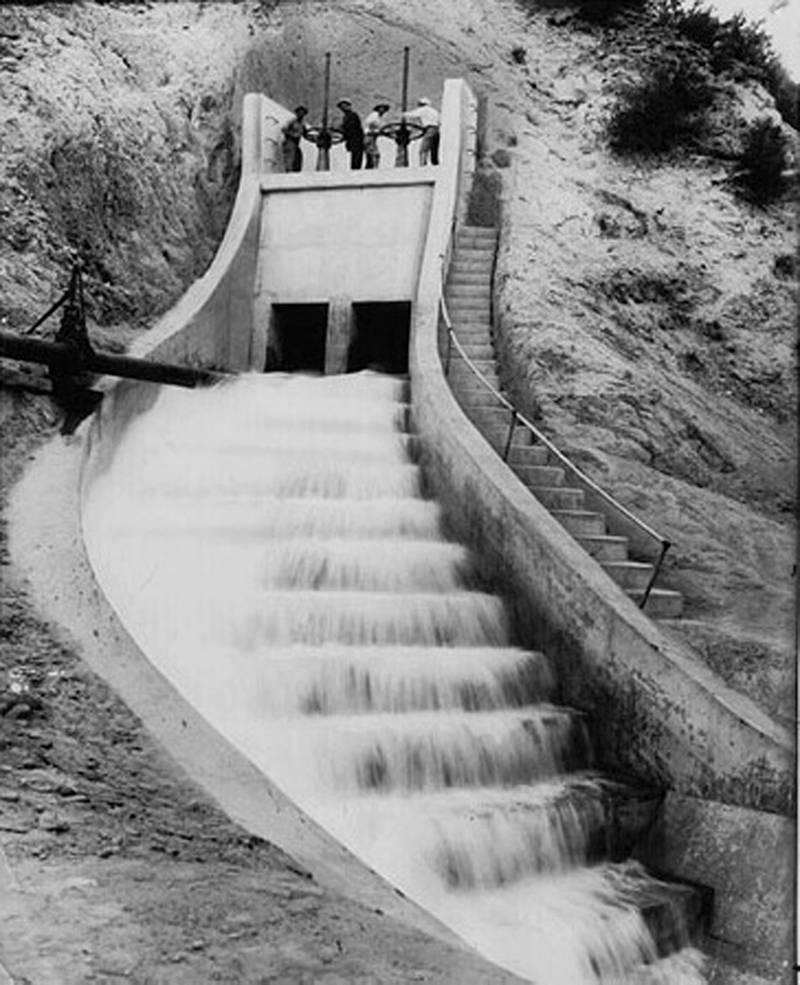 Opening ceremony for the Los Angeles Aqueduct, November 5, 1913. The gate to the Cascades is opened. 