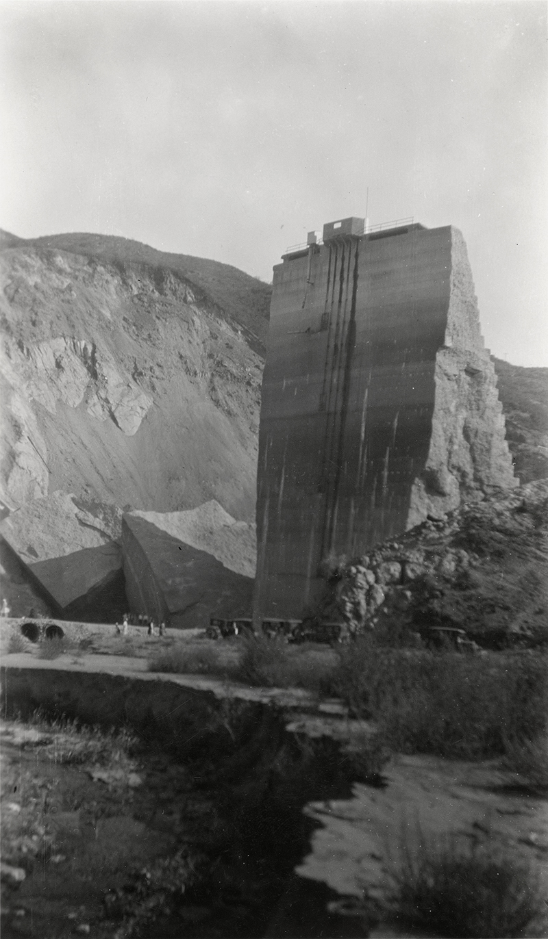 Visiting the "Tombstone"
ST. FRANCIS DAM DISASTER