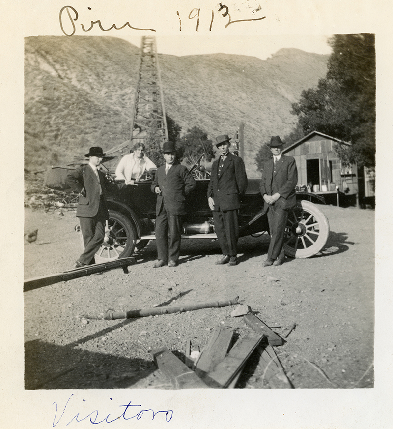 LW3368 Piru Photo Gallery Piru Oil Lease with Likely Owner and Visitors